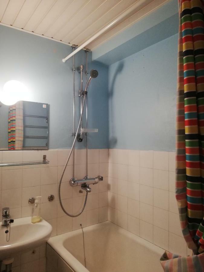 Fantastic Apartment In Hip Area Of Kallio Хельсинки Экстерьер фото